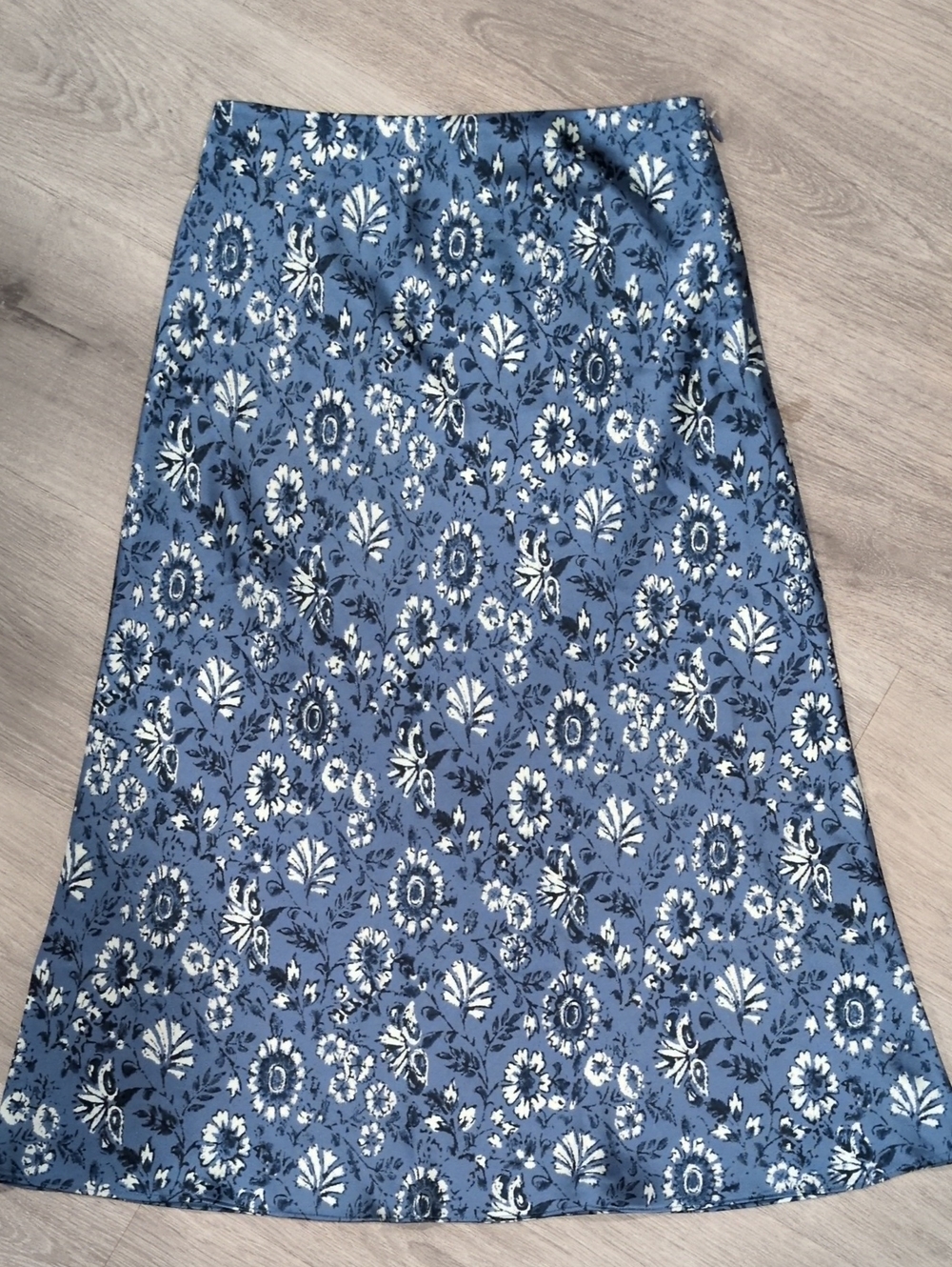 Club Monaco Blue Floral A-Line Skirt with White & Black Accents Size 0
